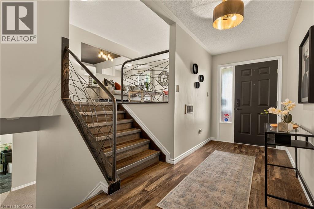 52 LATZER Crescent, Brantford, Ontario, N3V1E1 — Photo 10