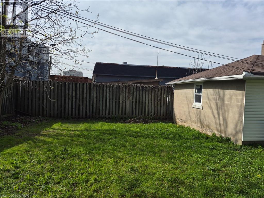 129 MOORE Avenue S, Waterloo, Ontario, N2J1X4 — Photo 23