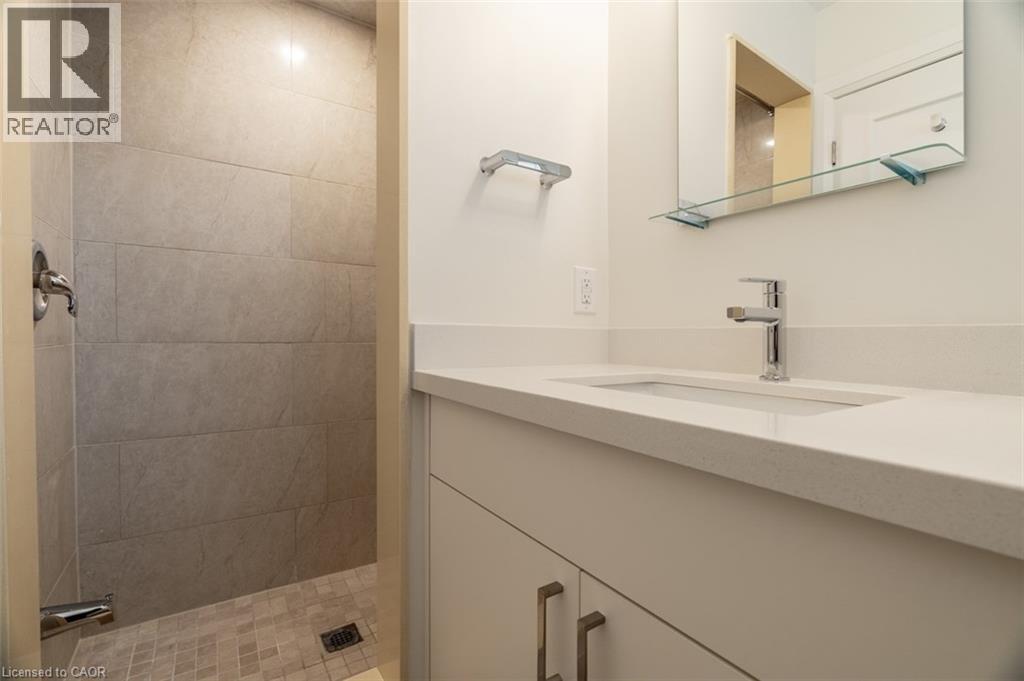 477 VALLEYVIEW Crescent Unit# B, Milton, Ontario, L9T3L3 — Photo 3