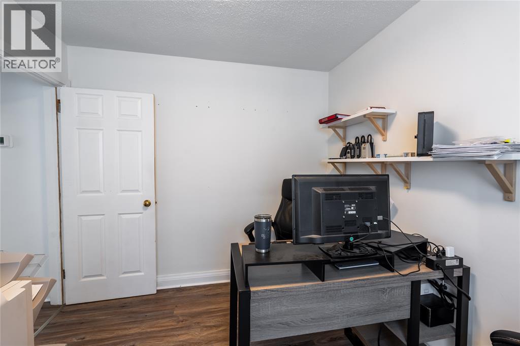 784 LONDON ROAD, Sarnia, Ontario, N8T4H1 — Photo 11