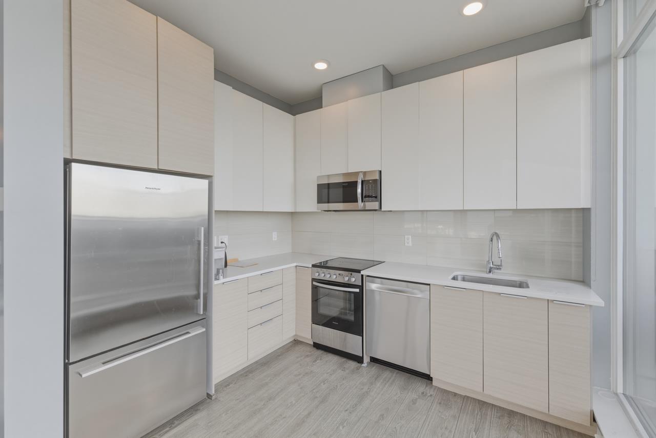 2701 13303 CENTRAL AVENUE, Surrey