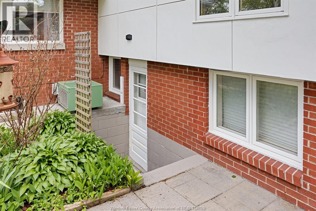 3662 BRUCE, Windsor, Ontario, N9E1W8 — Photo 5