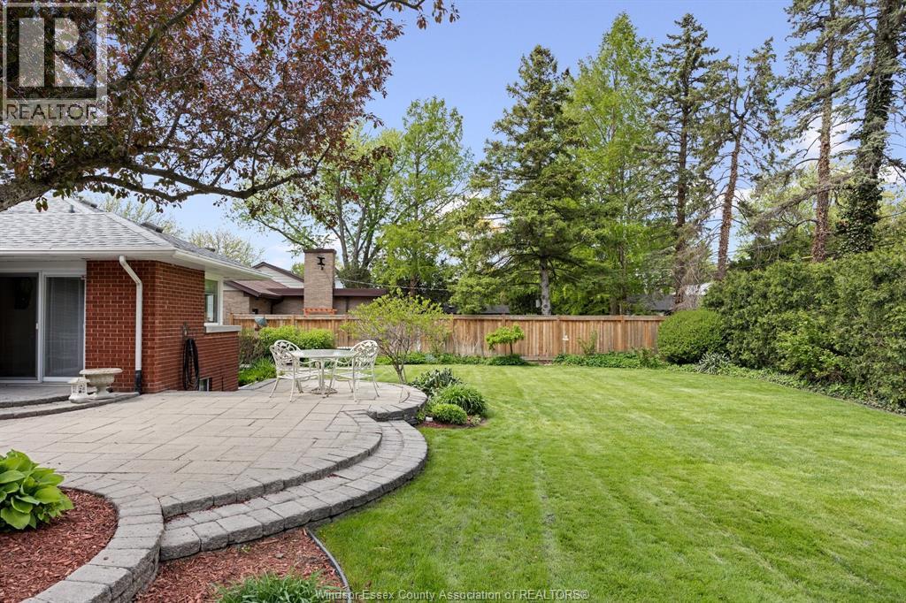 3662 BRUCE, Windsor, Ontario, N9E1W8 — Photo 3