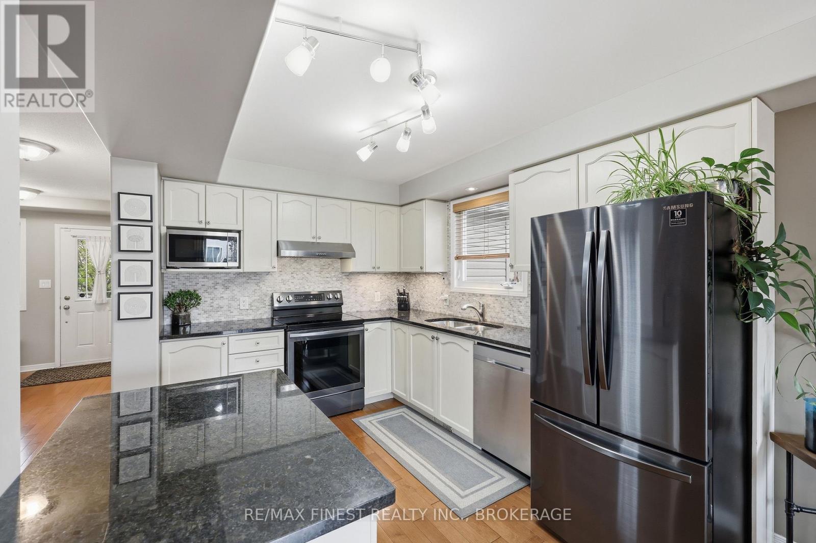 1466 ADAMS AVENUE - 10
