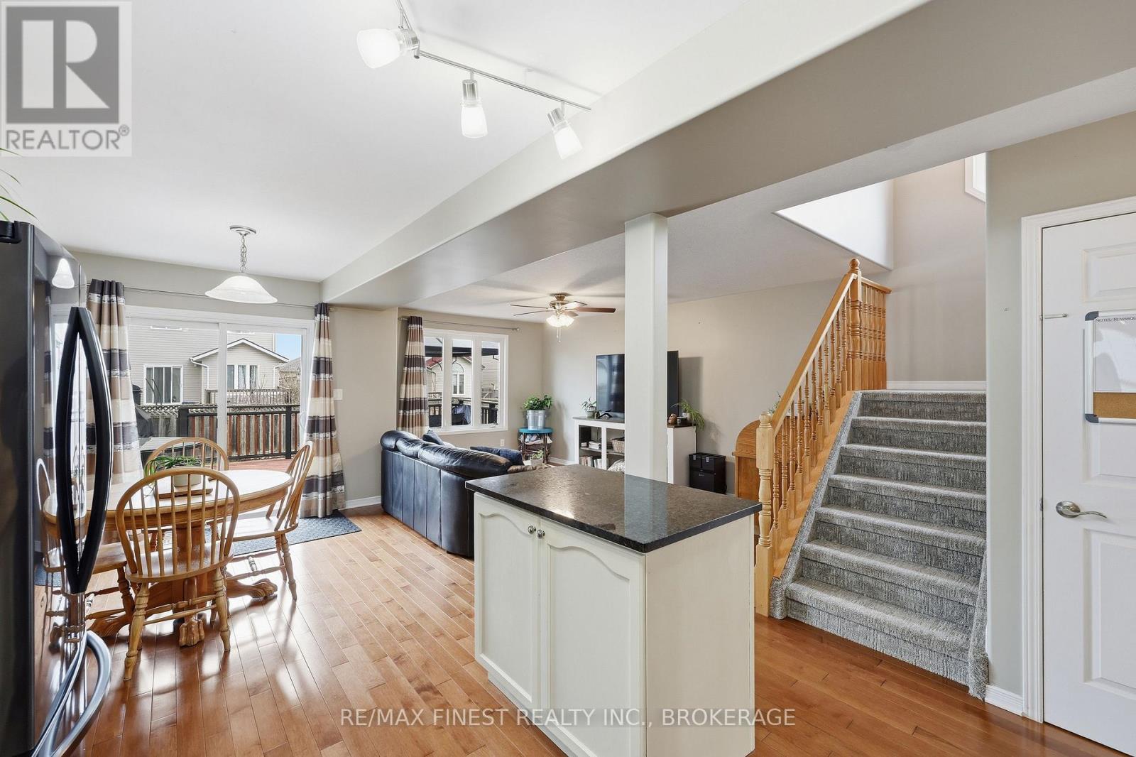 1466 ADAMS AVENUE - 12
