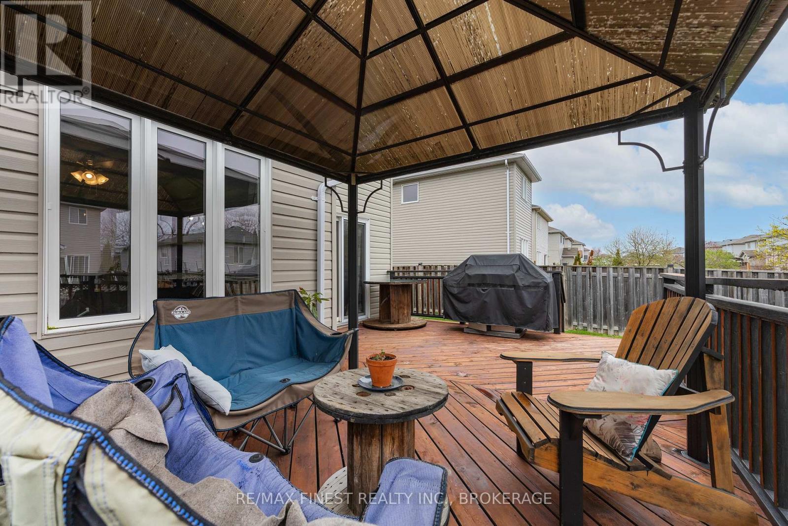 1466 ADAMS AVENUE - 33