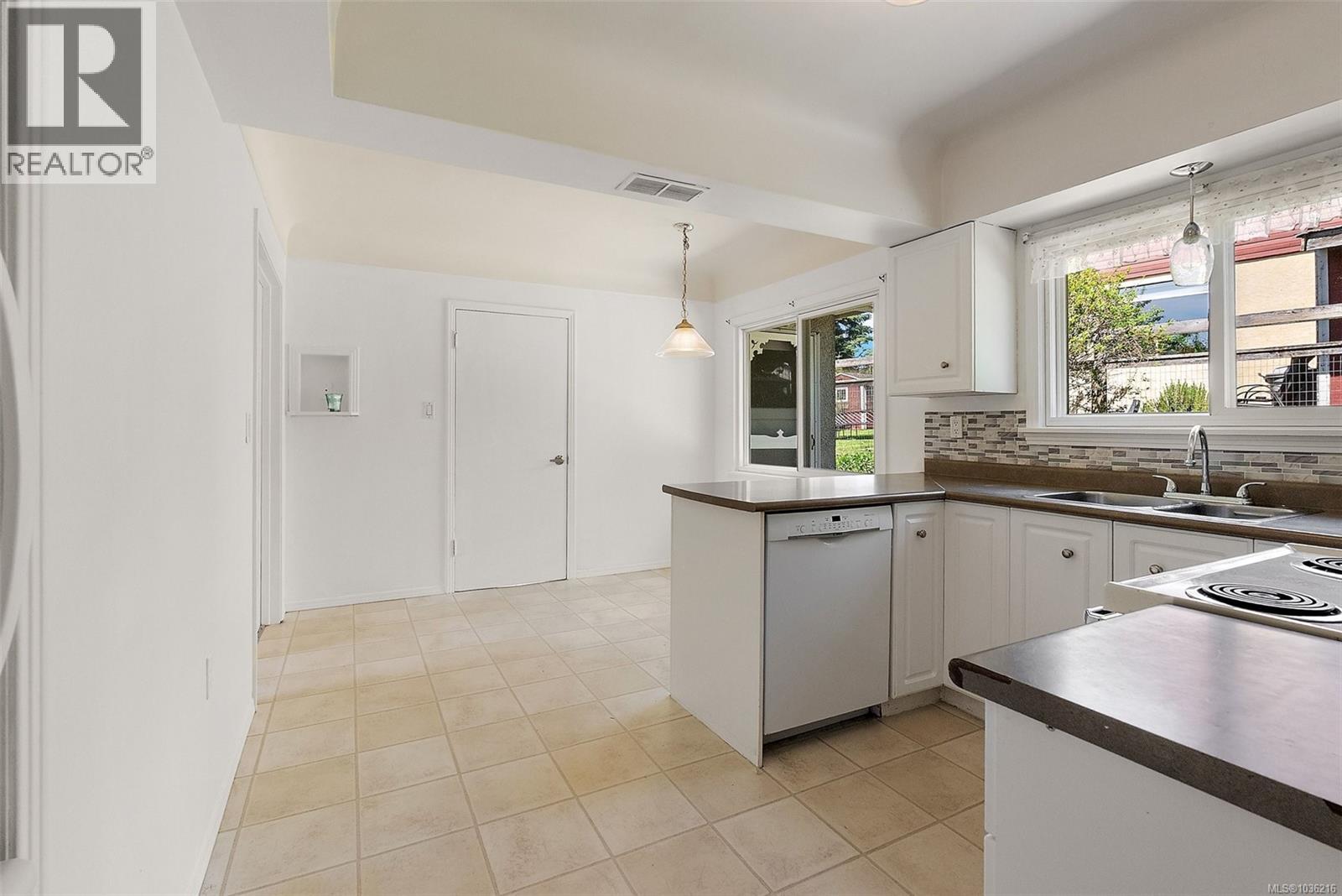 1290 Derby Rd - 20