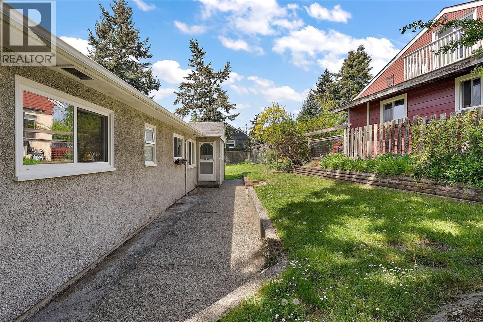 1290 Derby Rd - 7