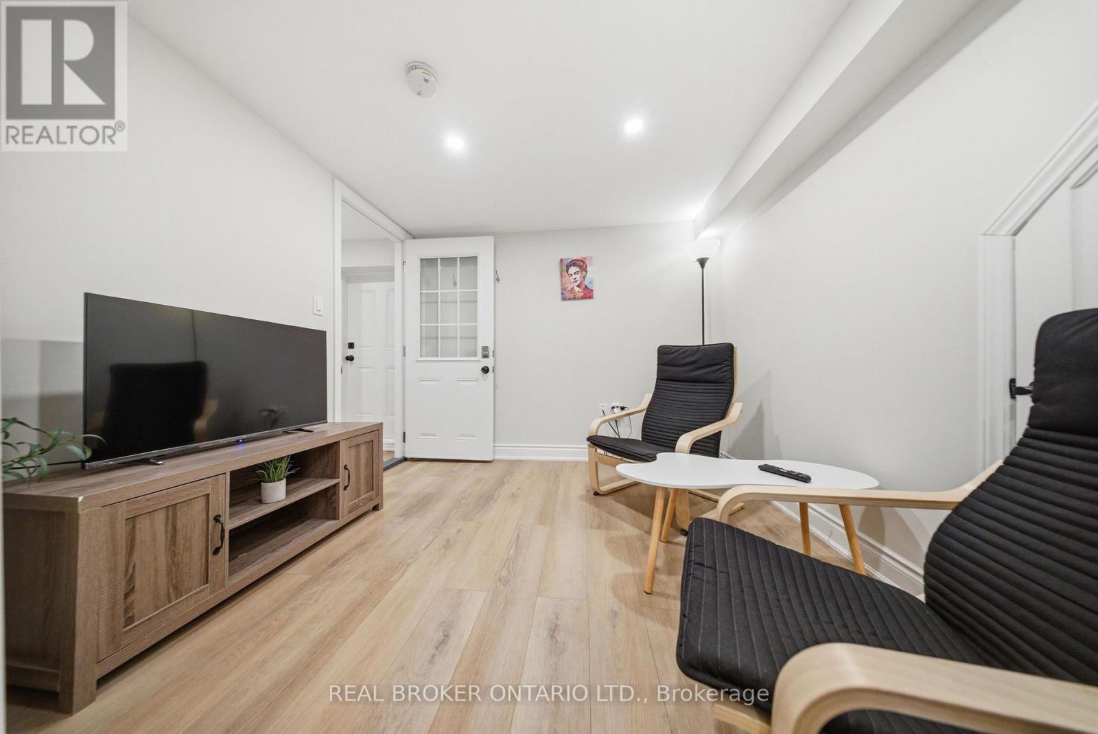 129 DURHAM STREET - 27