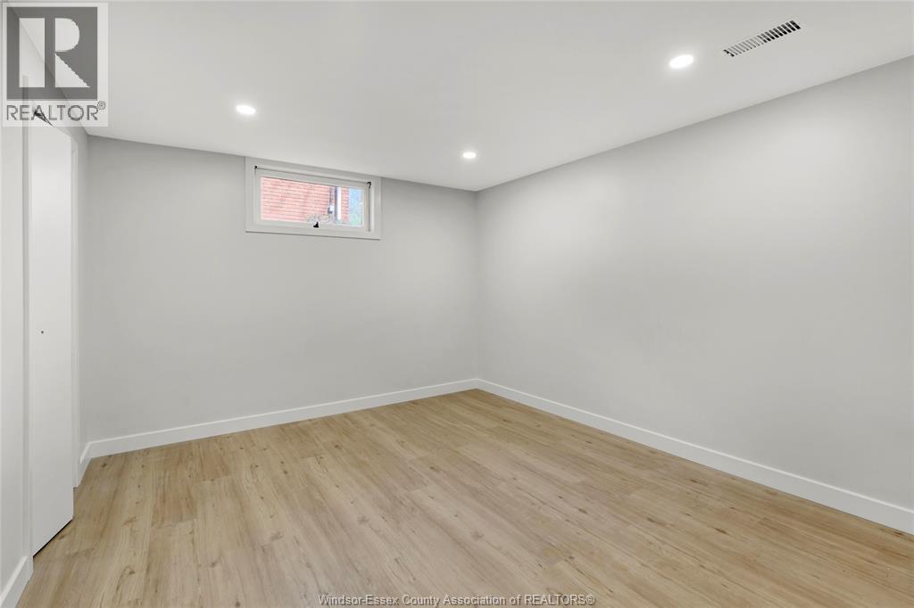 1910 KENT STREET, Windsor, Ontario, N9E3R3 — Photo 32