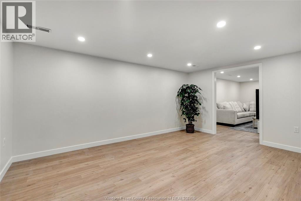 1910 KENT STREET, Windsor, Ontario, N9E3R3 — Photo 35