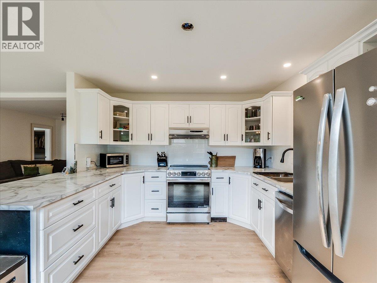 3018 6 Highway - 35