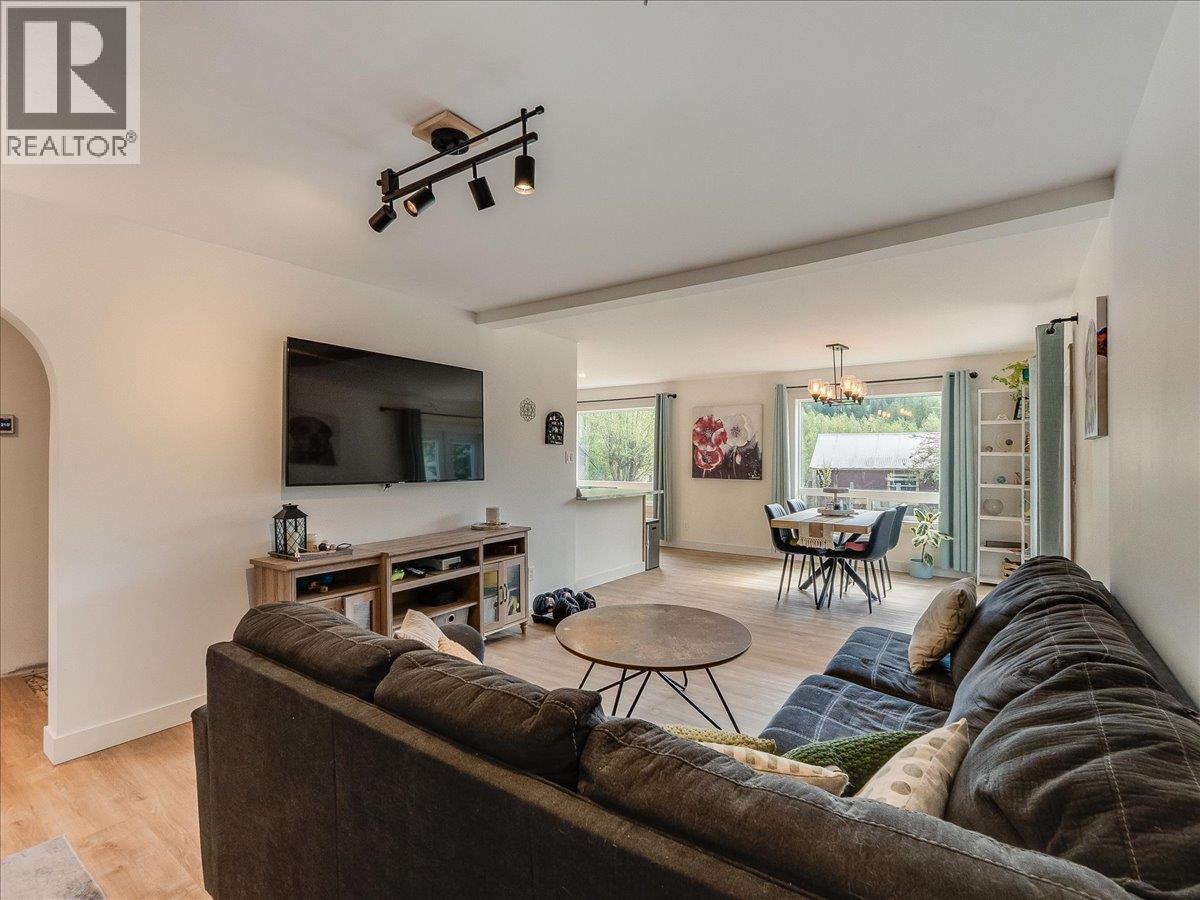 3018 6 Highway - 43