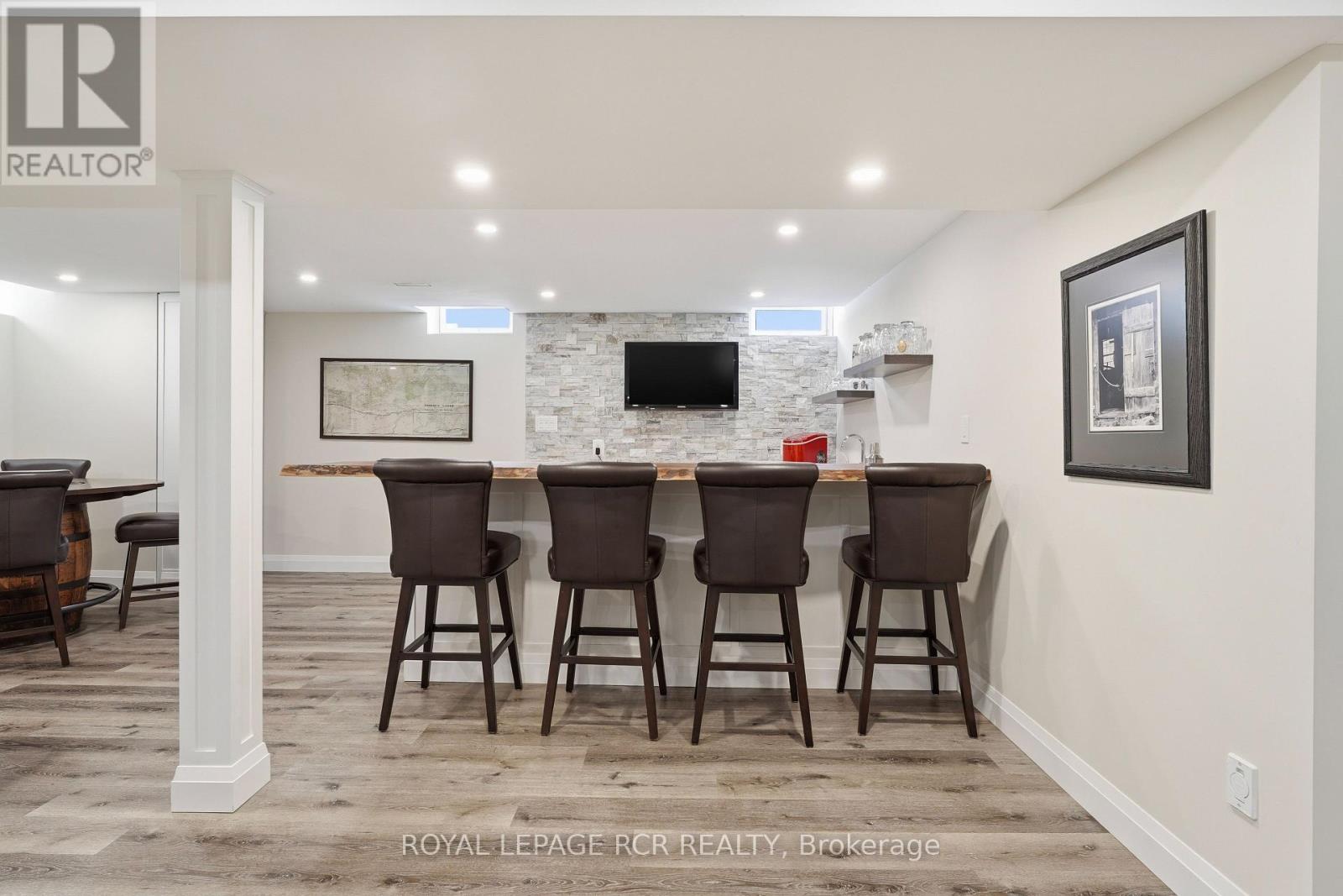 #107 16 BONNELL CRESCENT - 25
