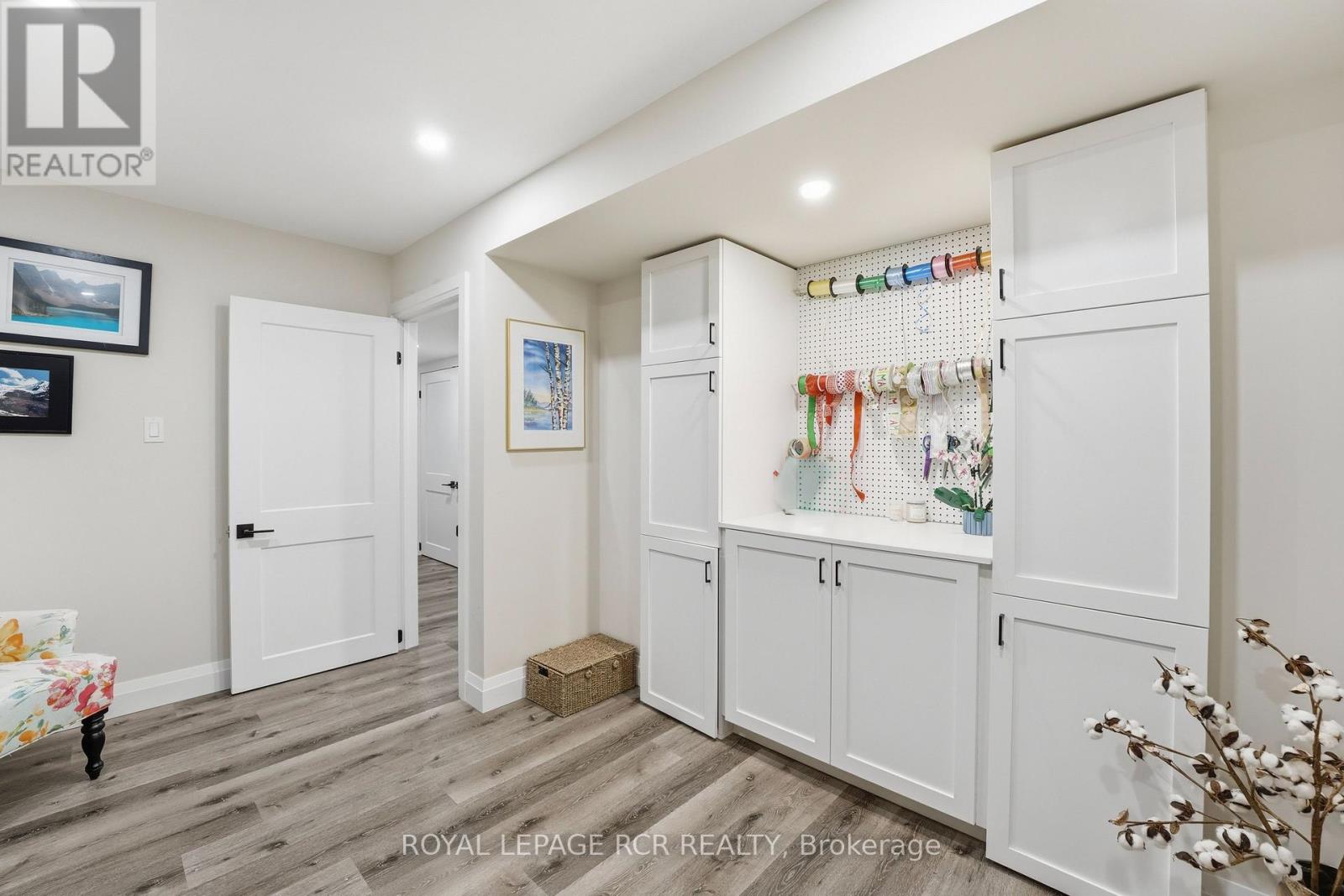 #107 16 BONNELL CRESCENT - 32