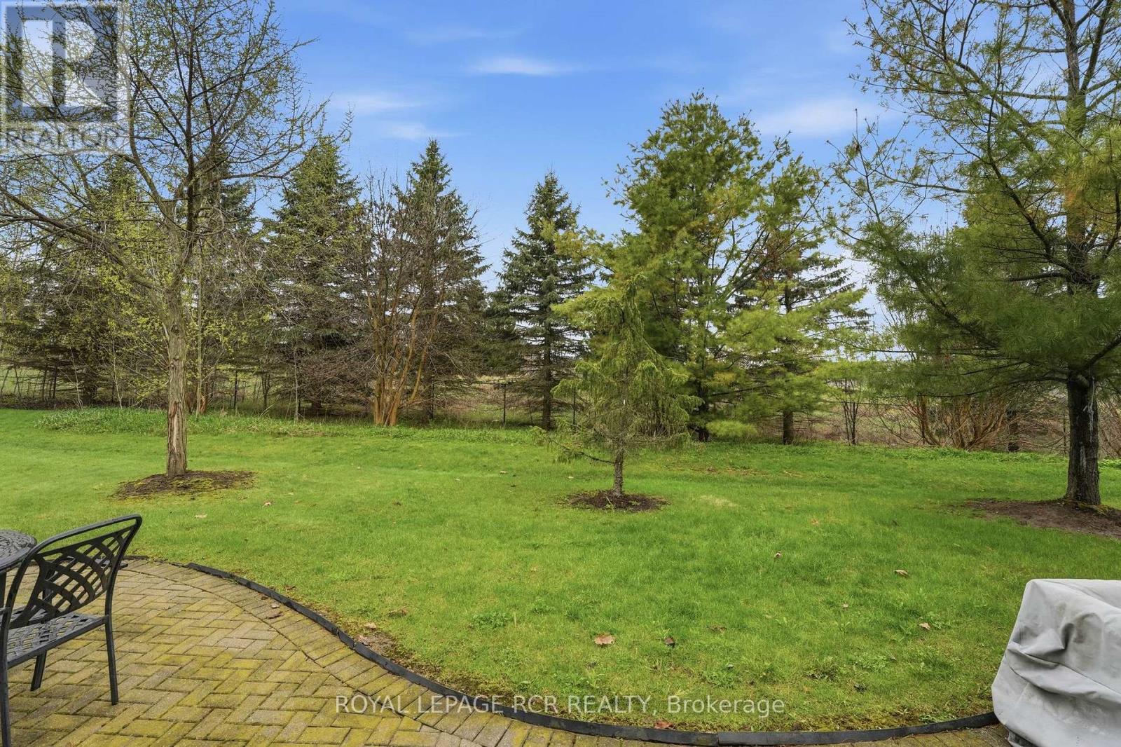 #107 16 BONNELL CRESCENT - 36