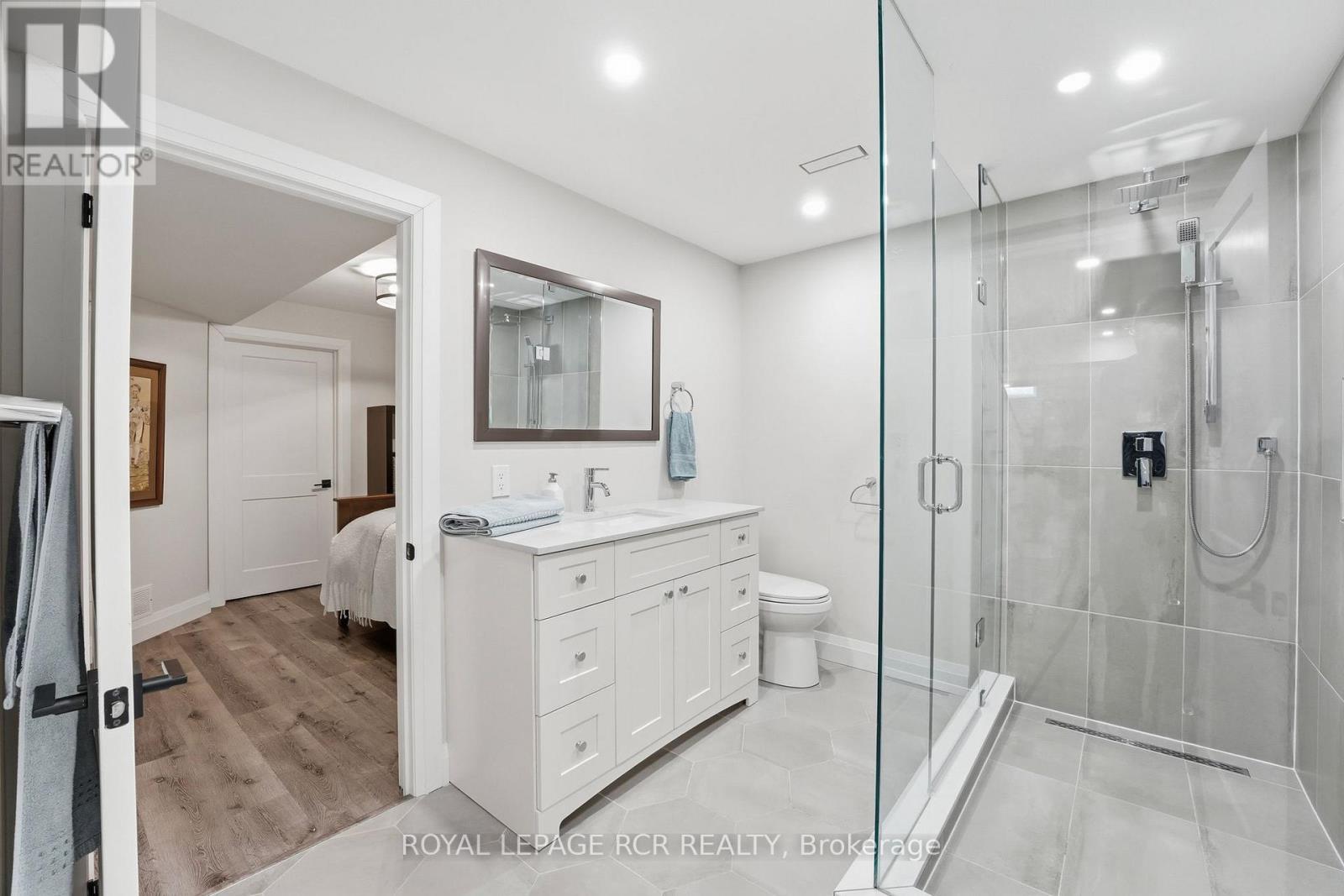 #107 16 BONNELL CRESCENT - 33