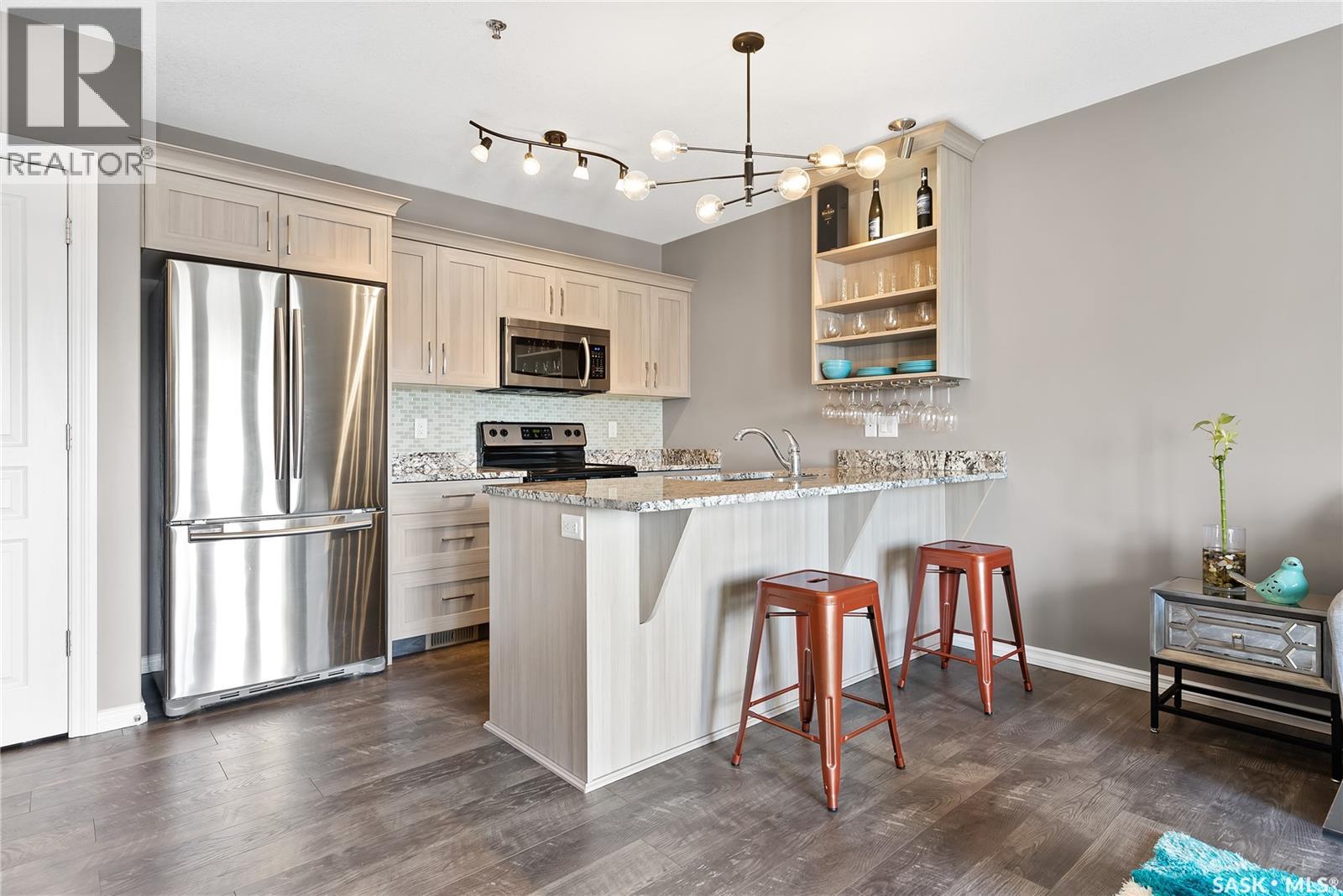 #311 1715 Badham BOULEVARD - 6