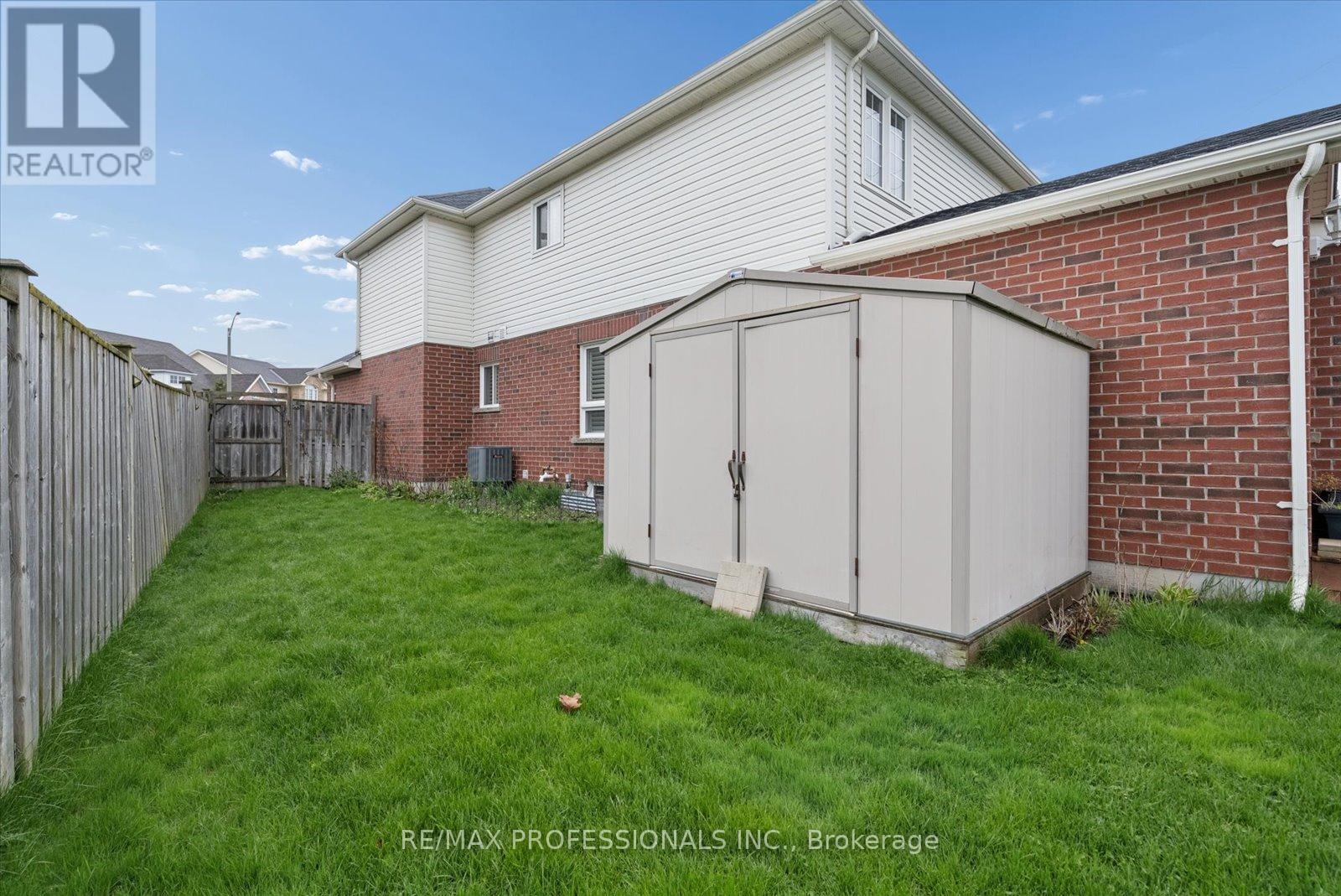 1649 NORTHFIELD AVENUE - 32