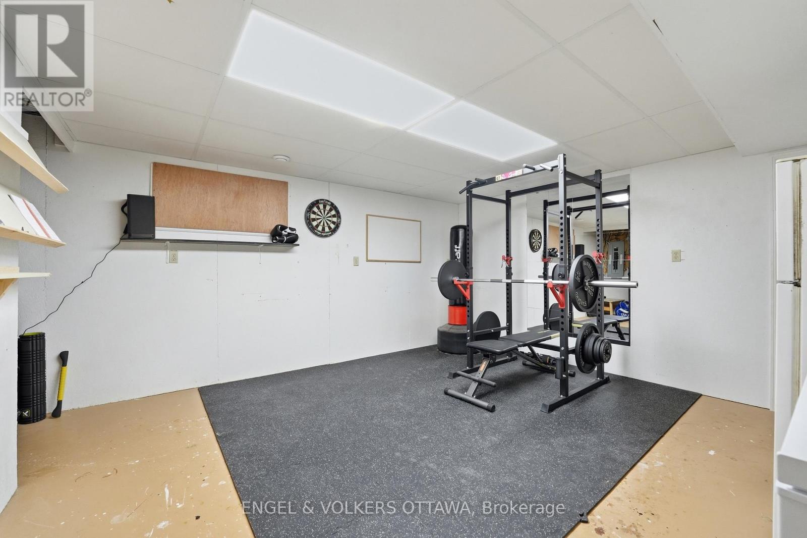 27 IVY AVENUE - 38