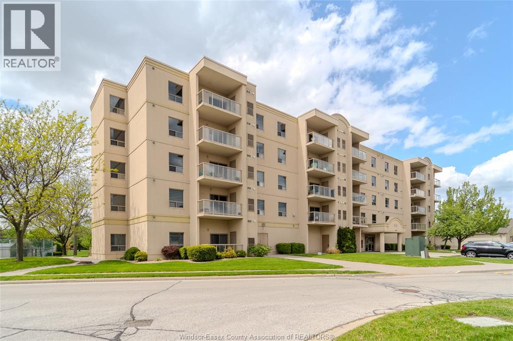 #301 315 Village Grove DRIVE - 1
