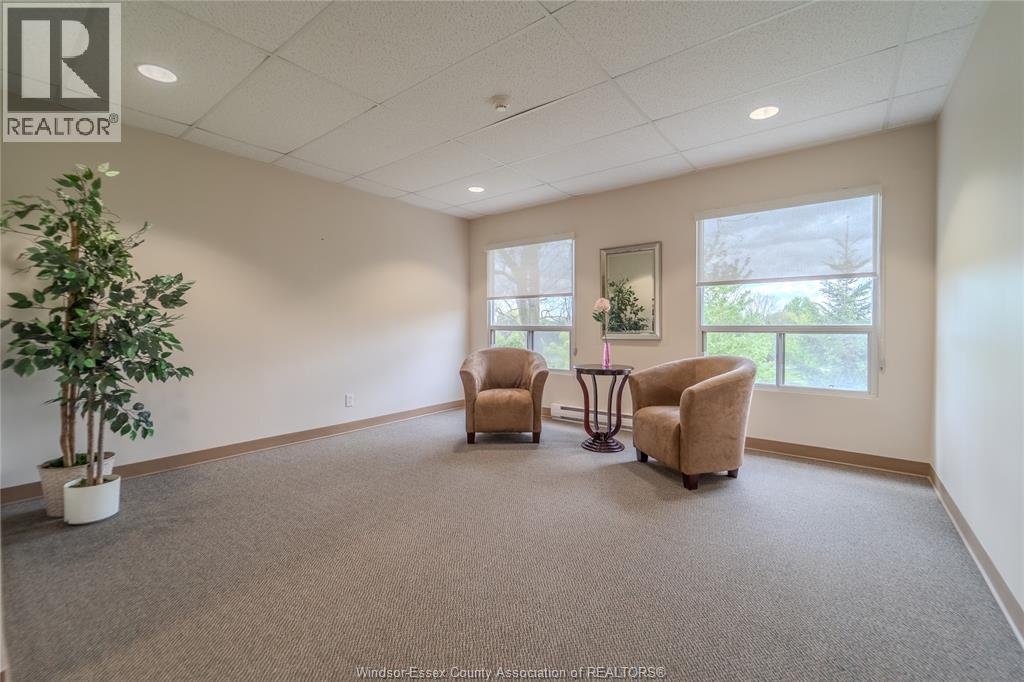 #301 315 Village Grove DRIVE - 11