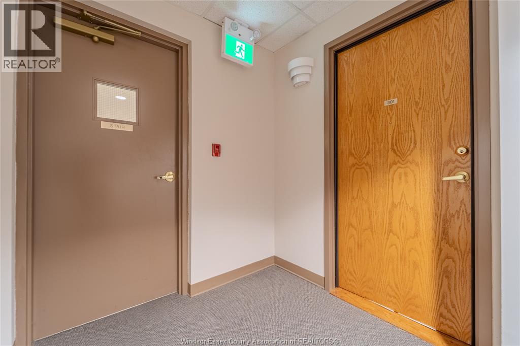 #301 315 Village Grove DRIVE - 12