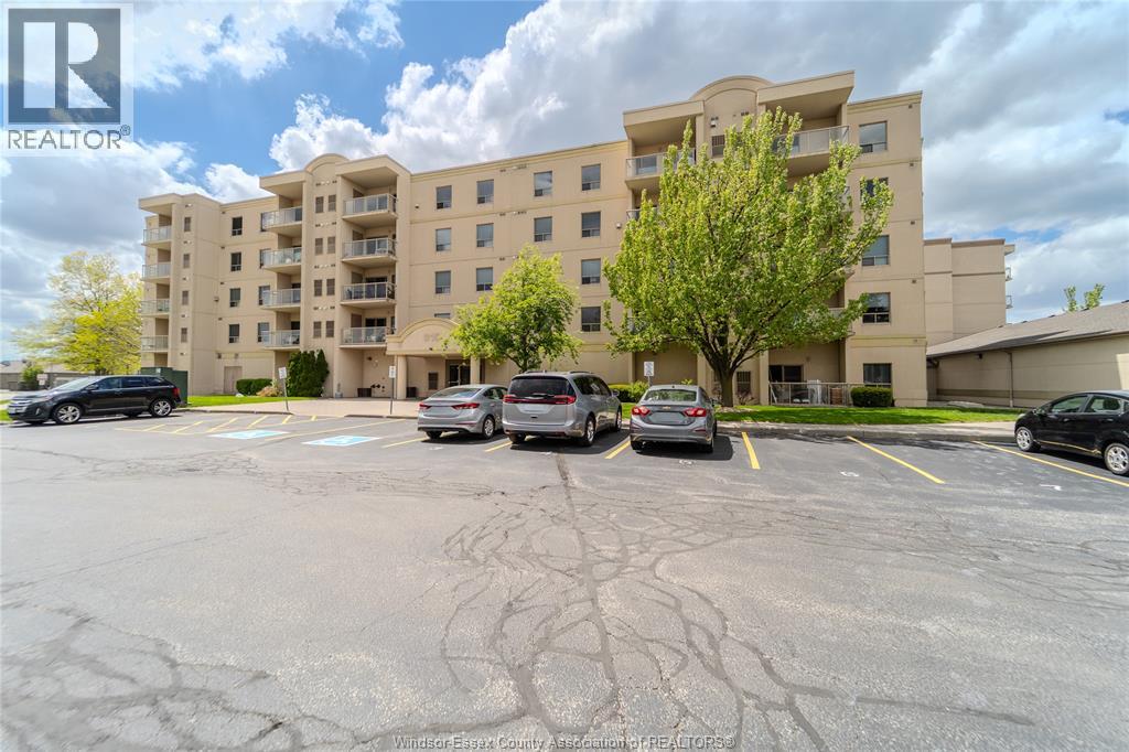 #301 315 Village Grove DRIVE - 2
