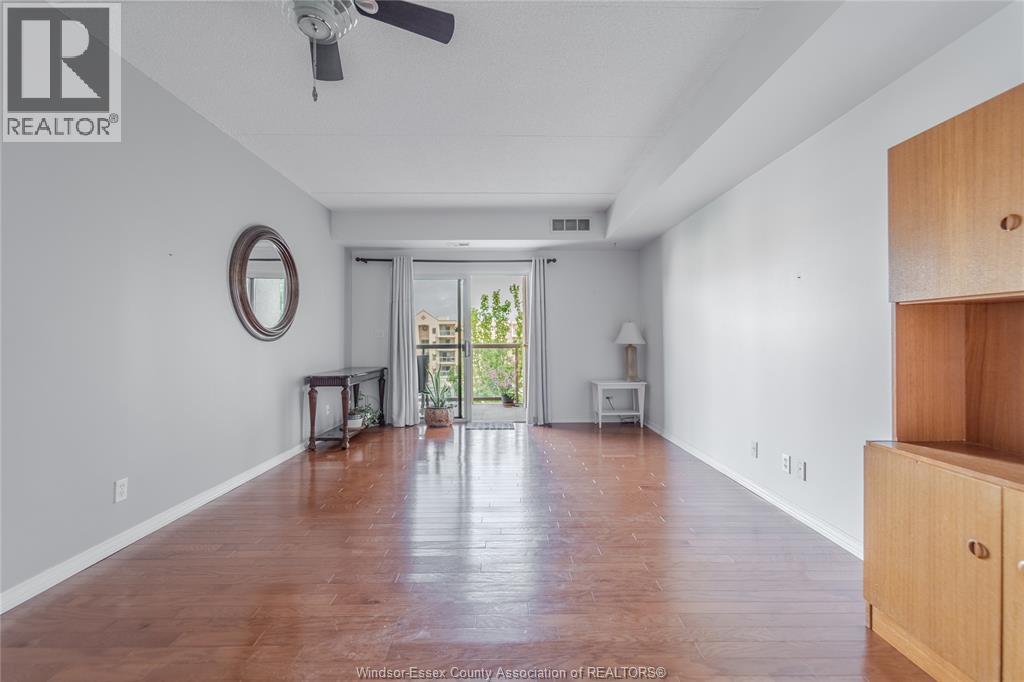 #301 315 Village Grove DRIVE - 22