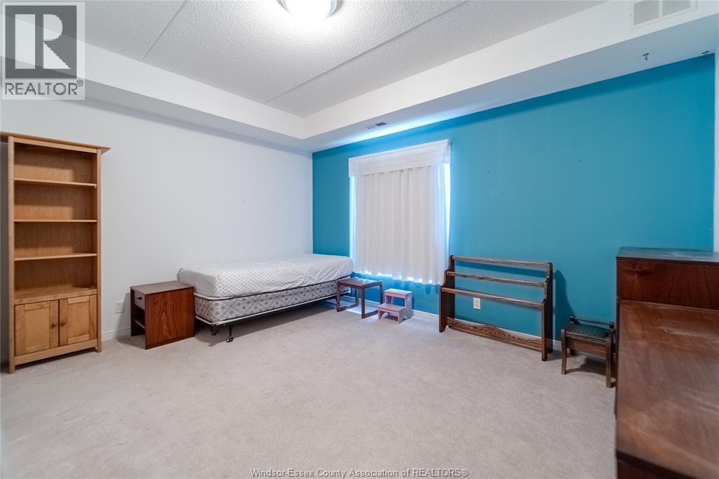 #301 315 Village Grove DRIVE - 23