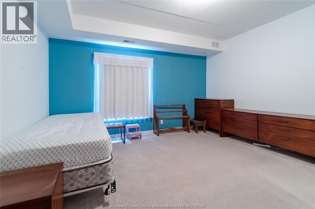 #301 315 Village Grove DRIVE - 25
