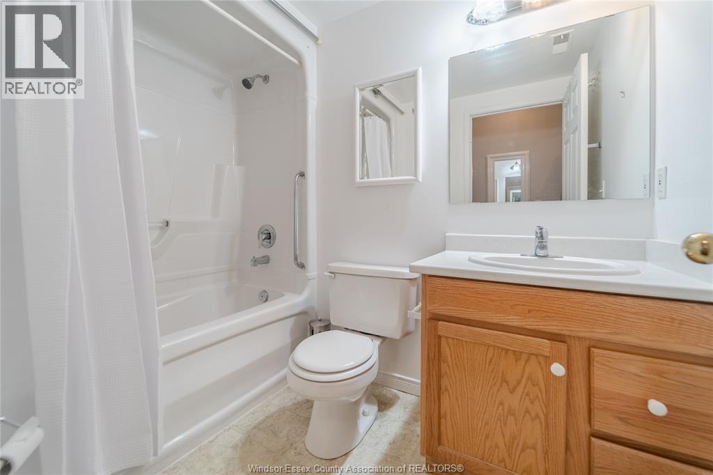 #301 315 Village Grove DRIVE - 29