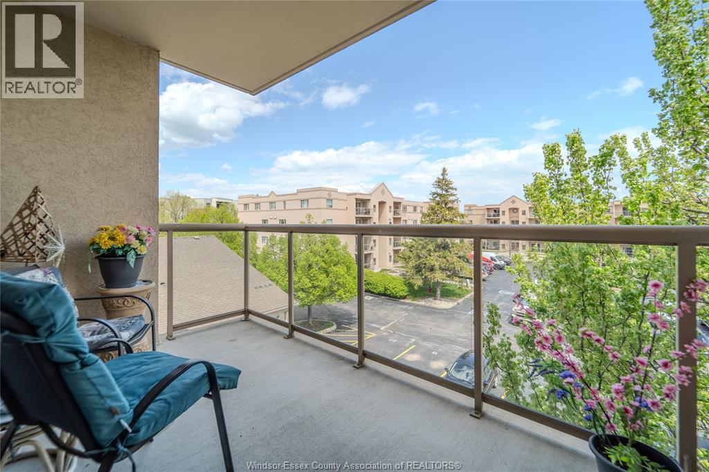 #301 315 Village Grove DRIVE - 32