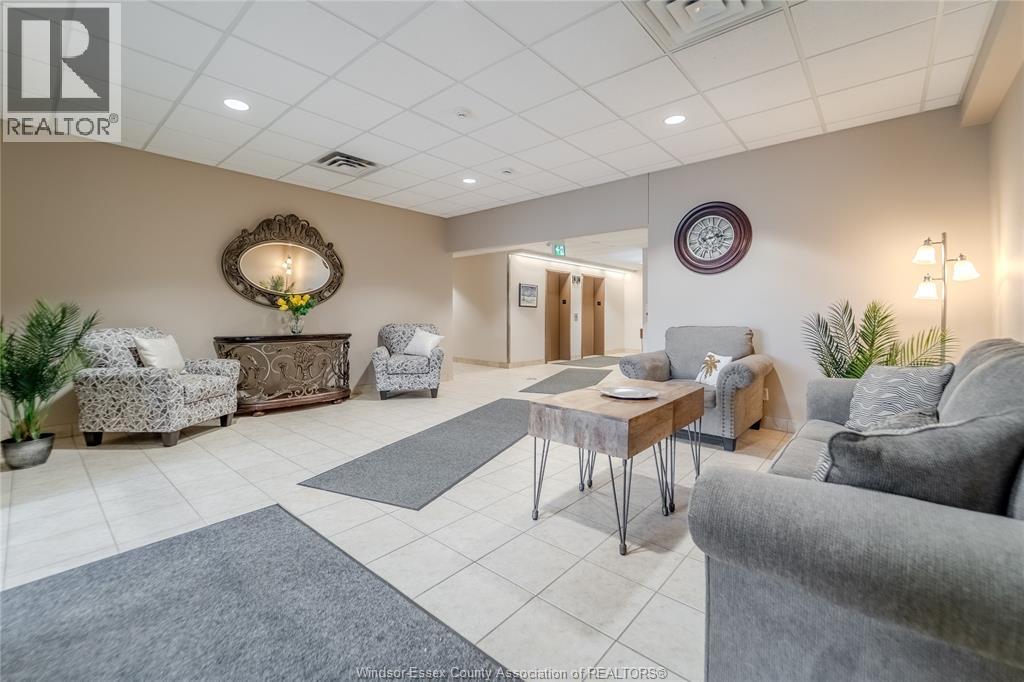 #301 315 Village Grove DRIVE - 8
