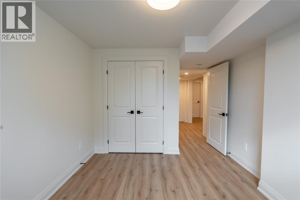 103 SUTHERLAND DRIVE - 34
