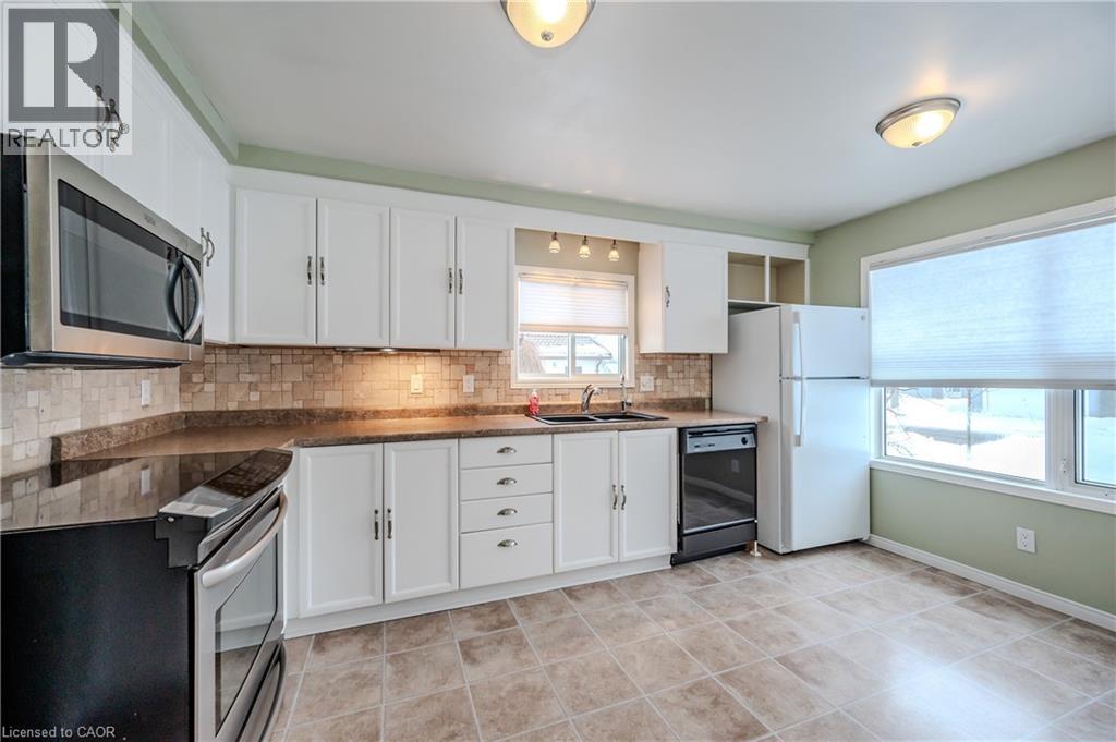 3 ROLLING BROOK Lane, New Hamburg, Ontario, N3A2G1 — Photo 13