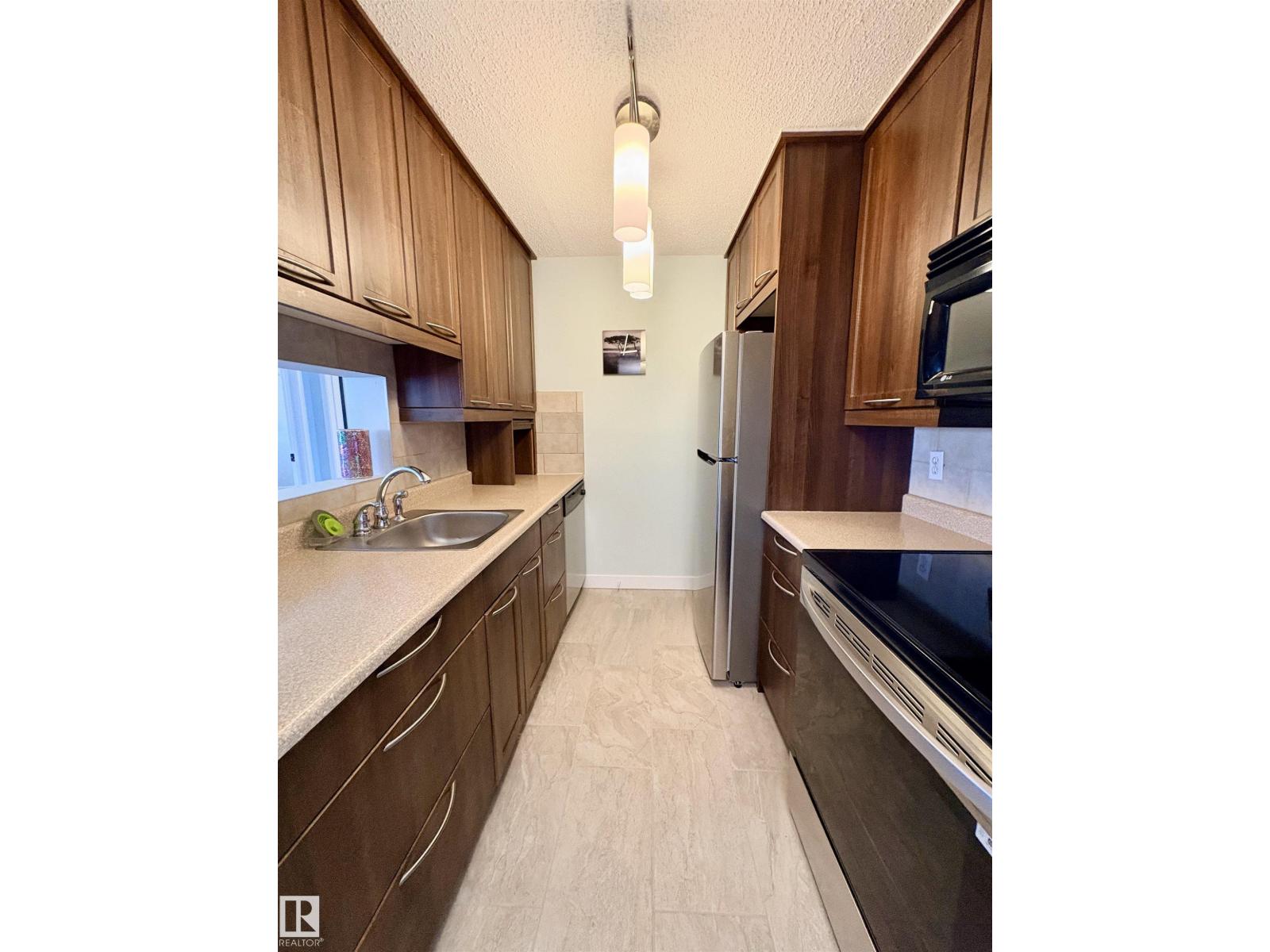 #163 10520 120 ST NW - 8
