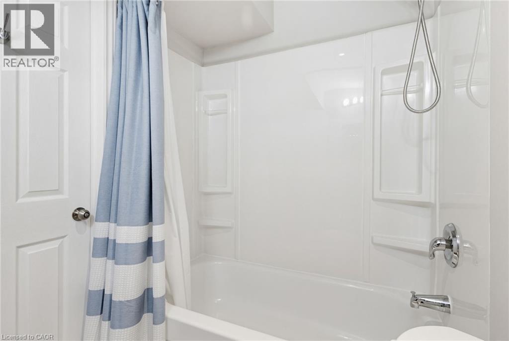 5555 PRINCE WILLIAM Drive Unit# 38, Burlington, Ontario, L7L6P2 — Photo 2