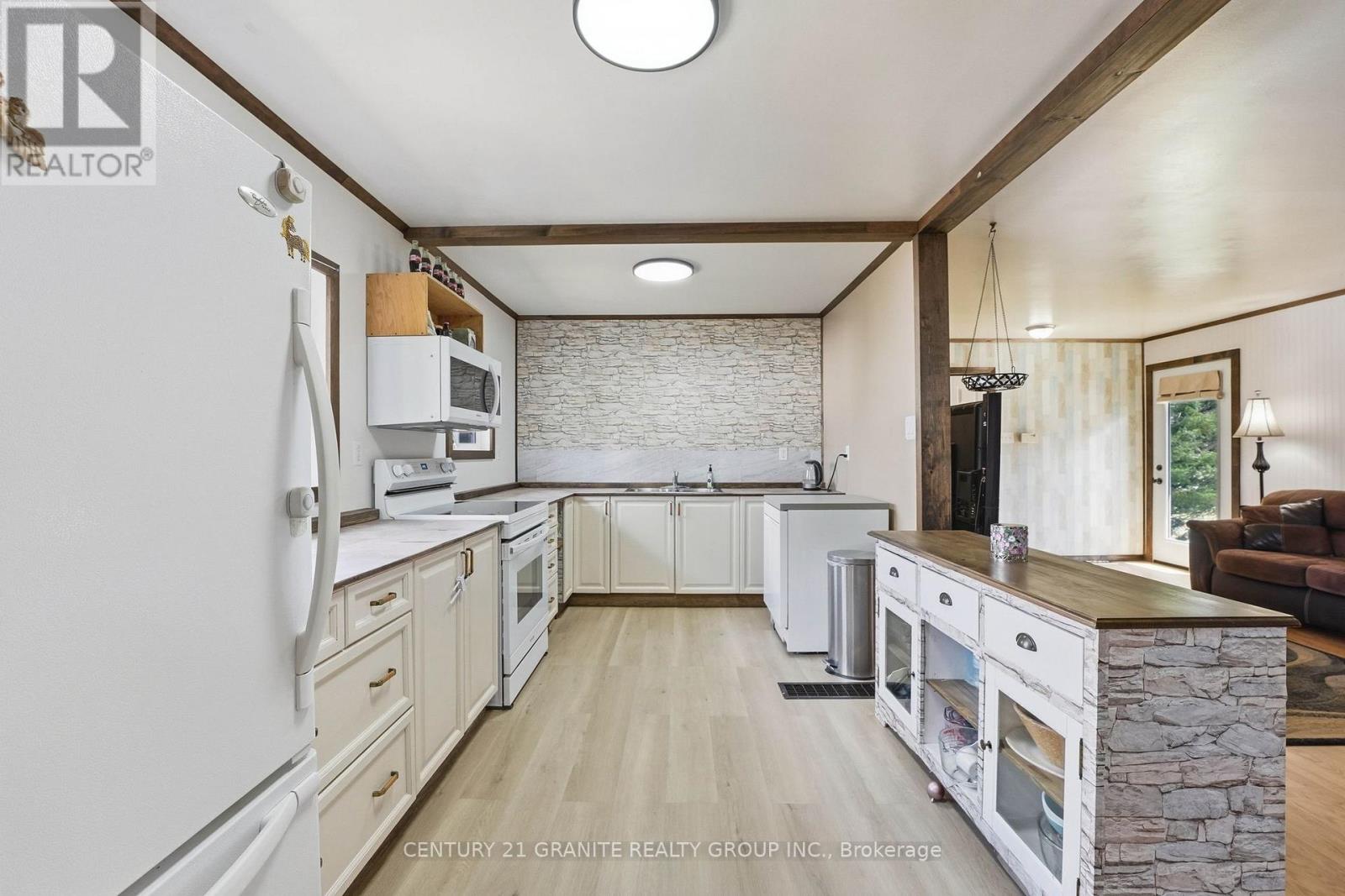 2710 MONCK ROAD - 12