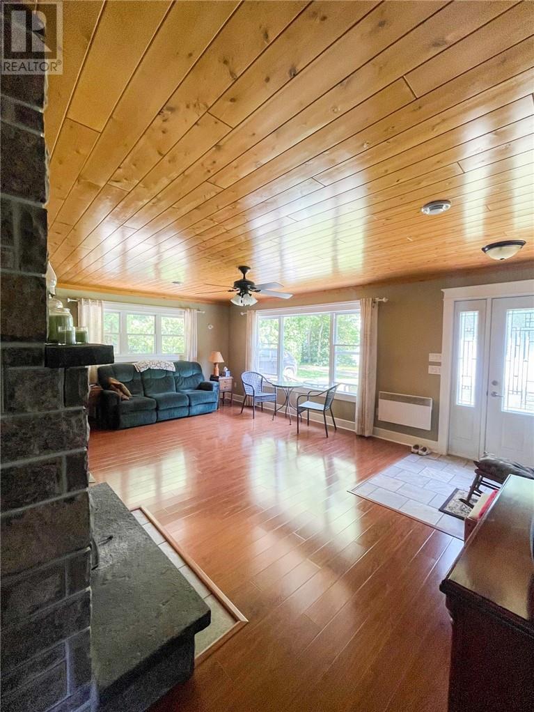 29 Sidney Lane, Mindemoya, Ontario, P0P1s0 — Photo 9