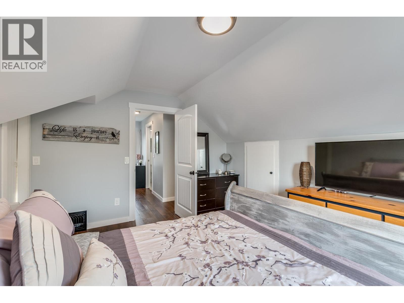 1276 DOUGLAS ROAD, Burnaby