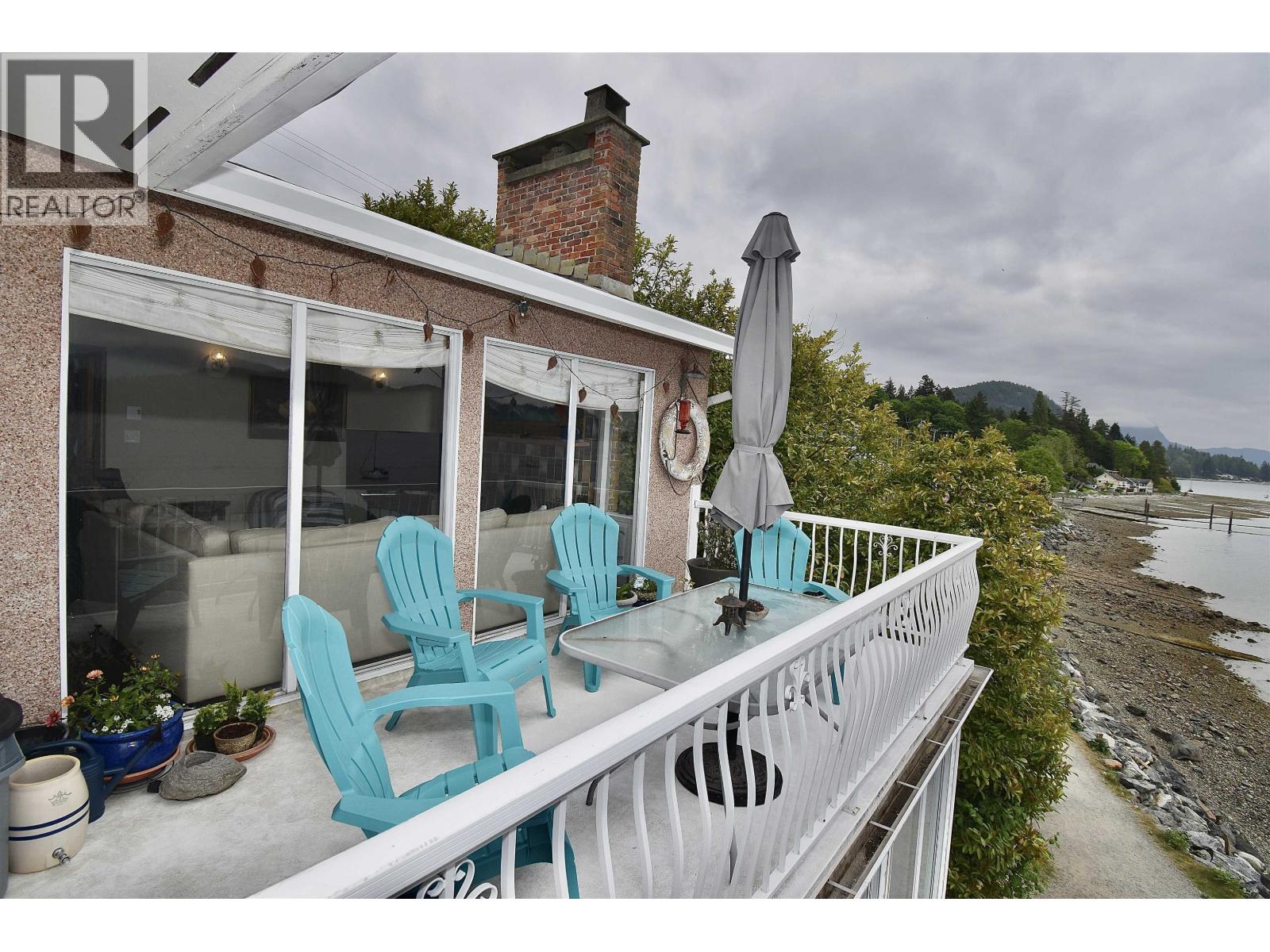 484 MARINE DRIVE, Gibsons