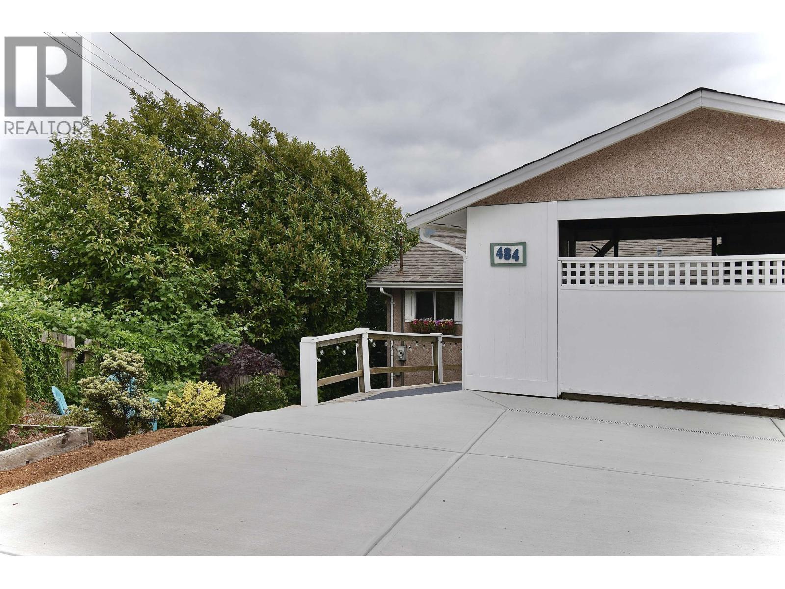484 MARINE DRIVE, Gibsons