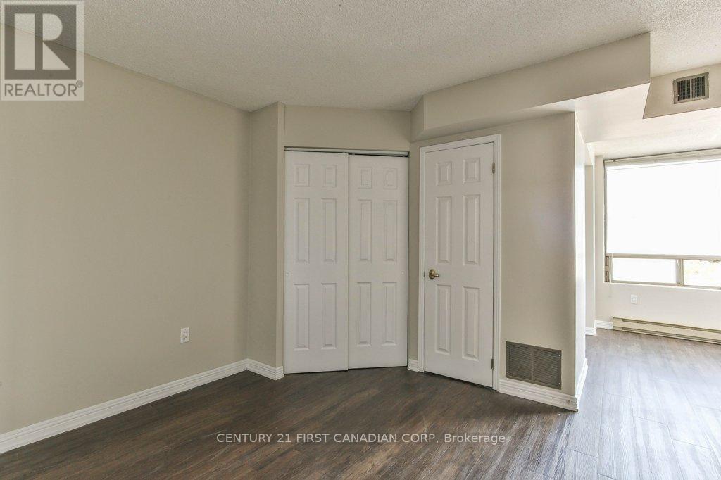 #1406 695 RICHMOND STREET - 24
