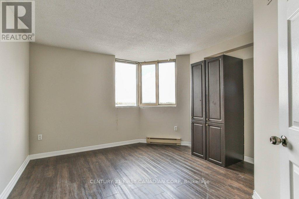 #1406 695 RICHMOND STREET - 27