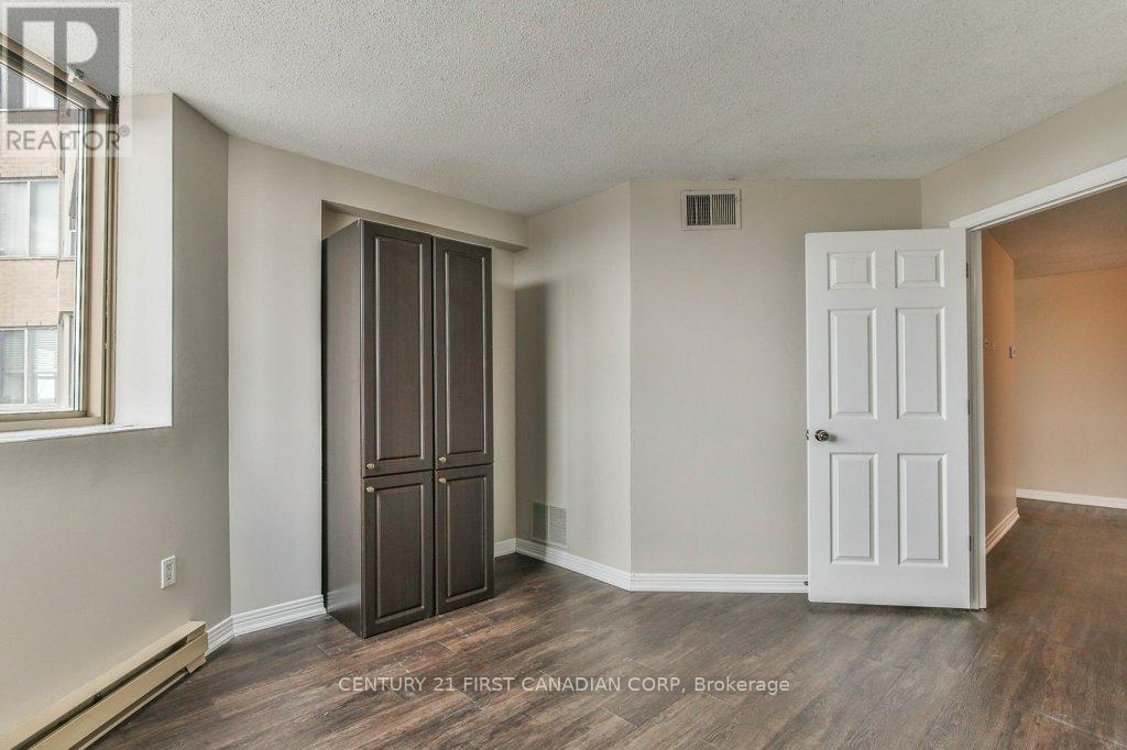 #1406 695 RICHMOND STREET - 28