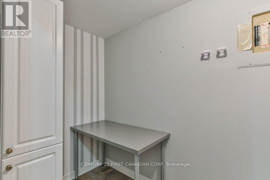 #1406 695 RICHMOND STREET - 31