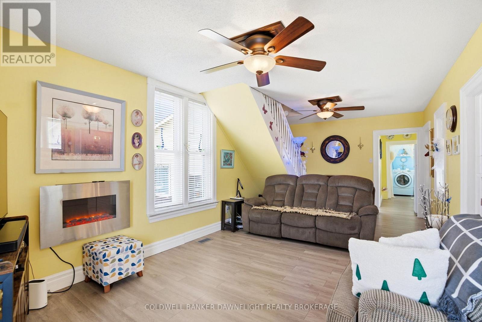 221 MAIN STREET S - 12