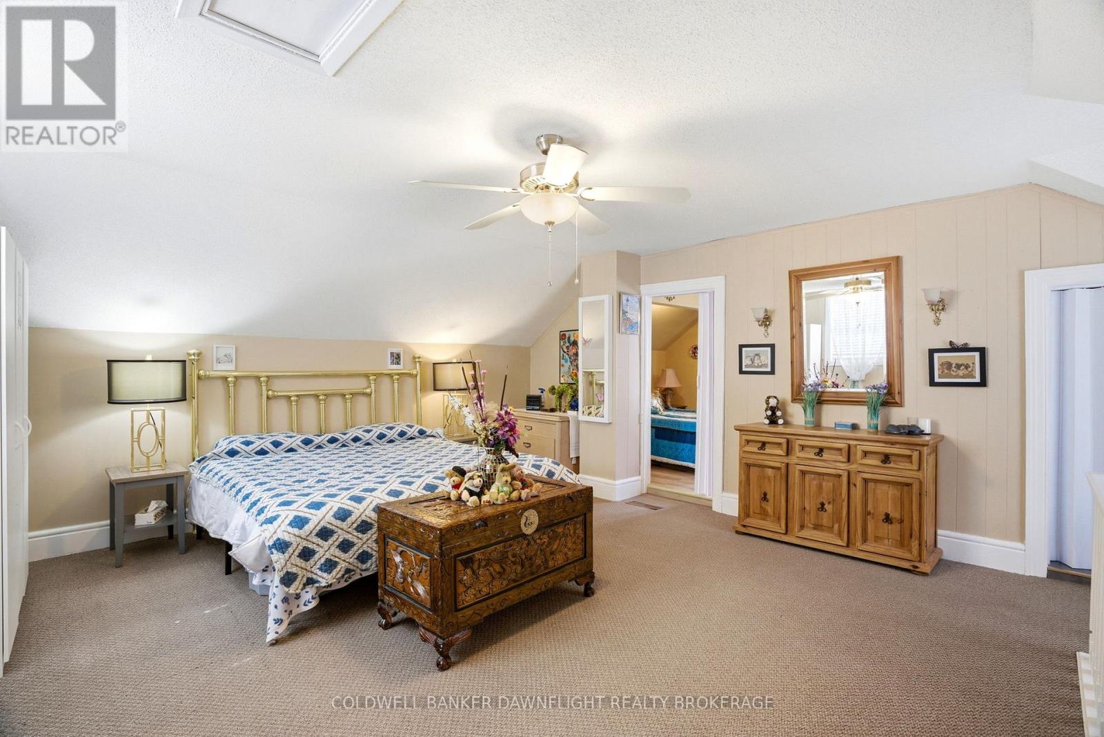 221 MAIN STREET S - 27