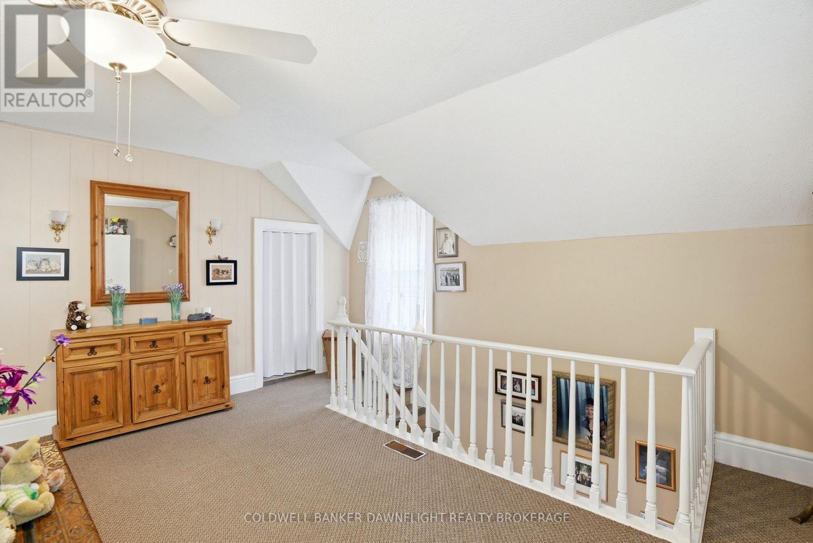 221 MAIN STREET S - 28